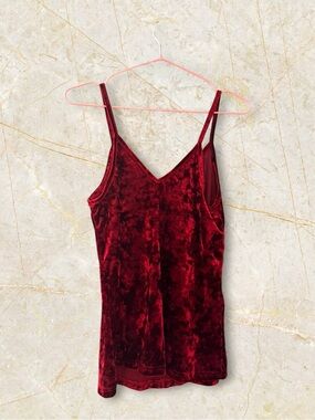 ✨MIX&MATCH: 4 FOR $25✨ Red Velvet V-neck Cami Tank Holiday Party